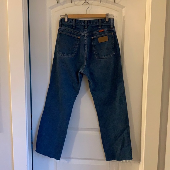 Wrangler jeans. High rise, wide leg with frayed bottom. Heavier denim. - Picture 2 of 4